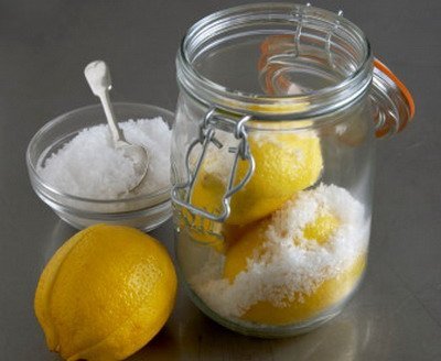 Cách xử lý các vết ố trên đồ dùng bếp bằng kim loại